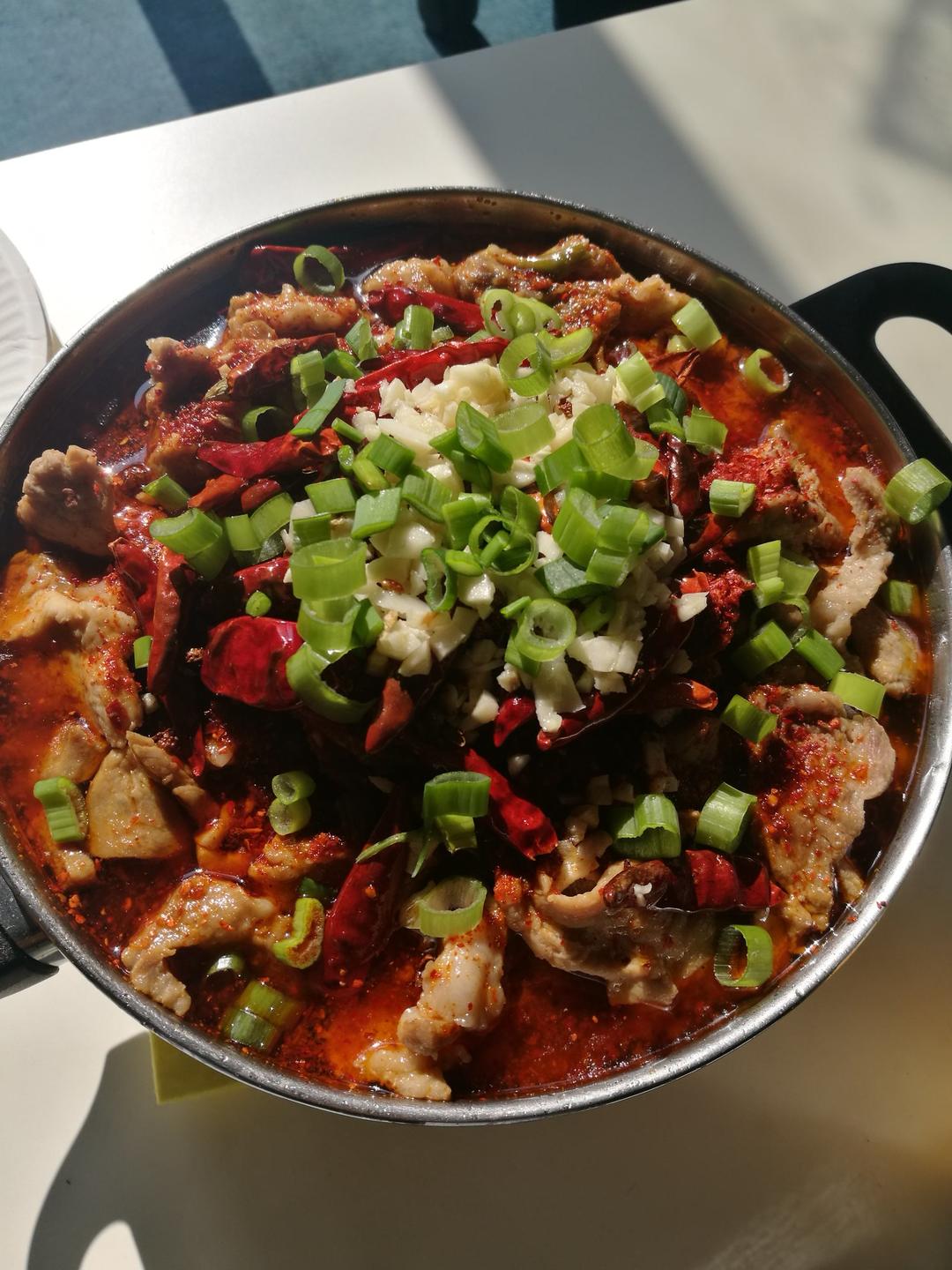 水煮肉片：辣椒的盛宴