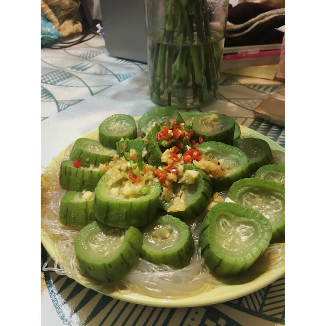 蒜茸粉丝蒸丝瓜