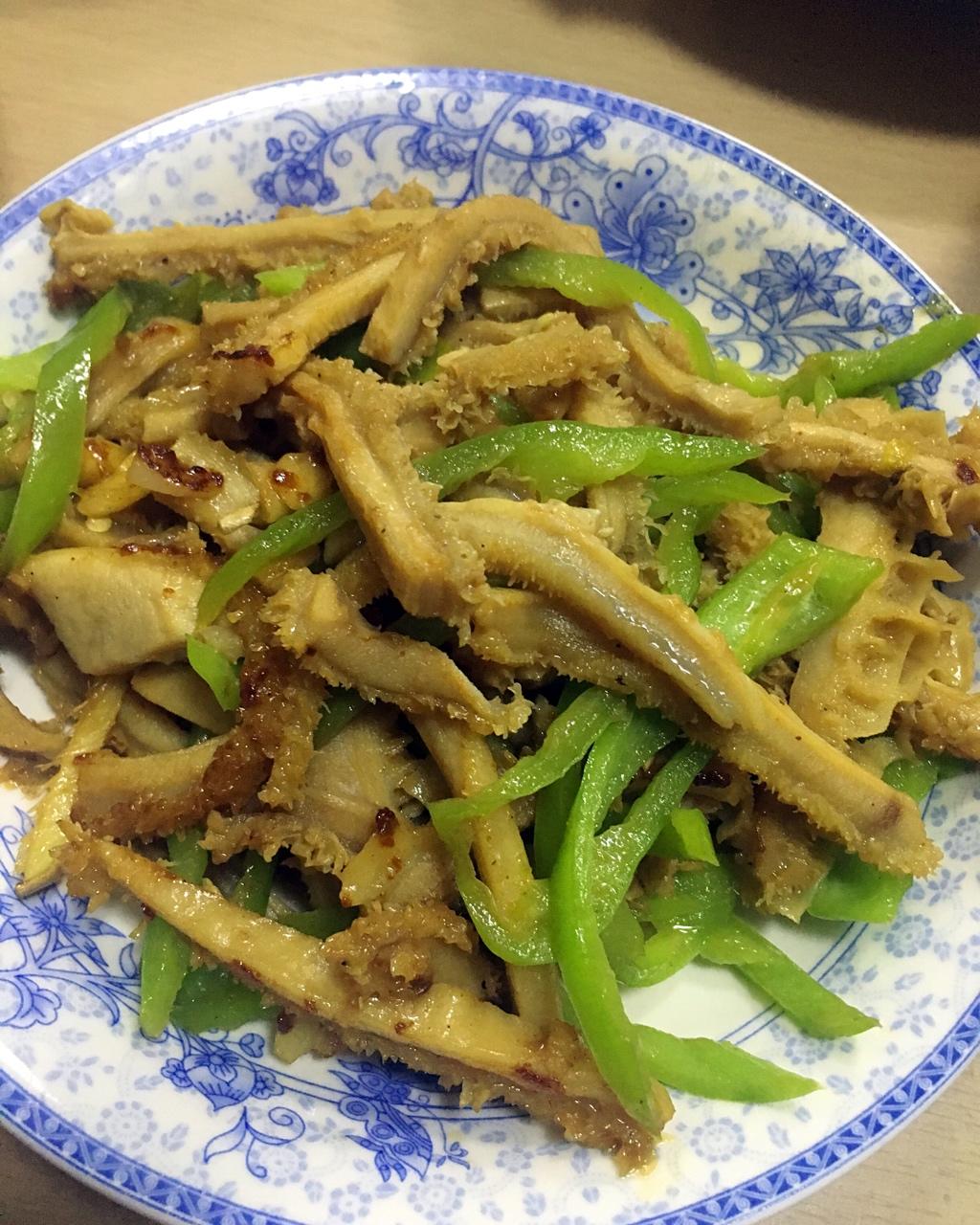双椒炒牛肚丝