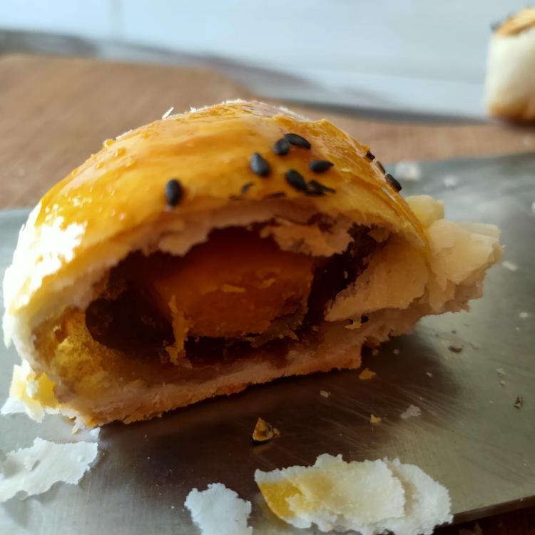好吃到爆的蛋黄酥！的做法