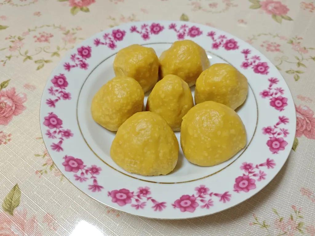 纯玉米面窝窝头(烫面.不发酵)