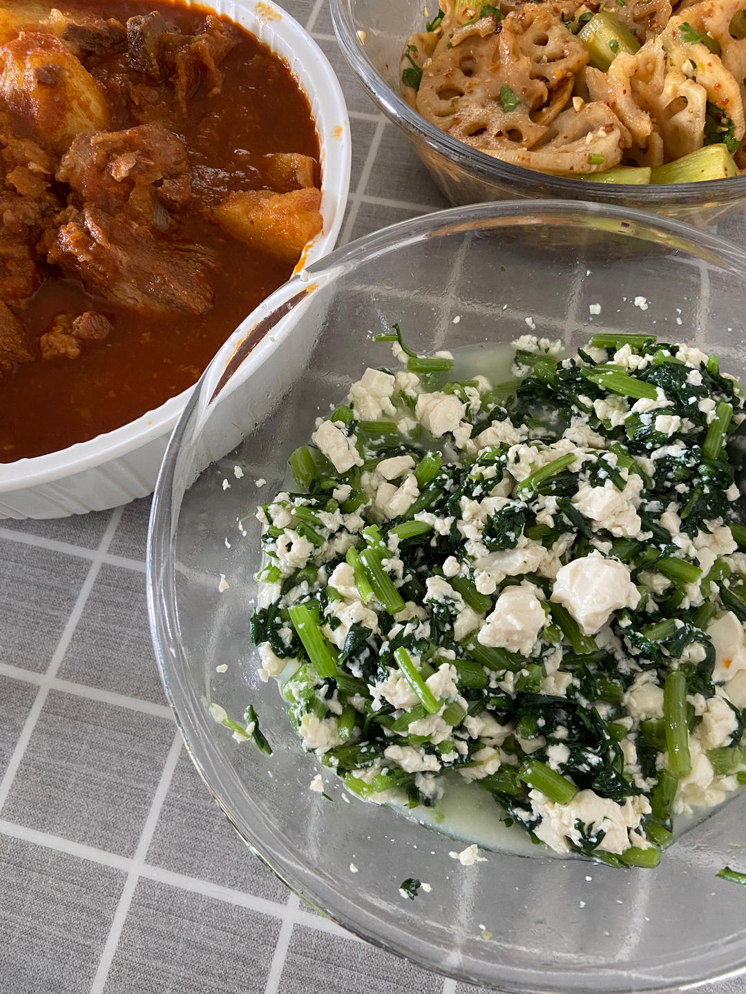 白吃不腻的家常菜-茼蒿拌豆腐