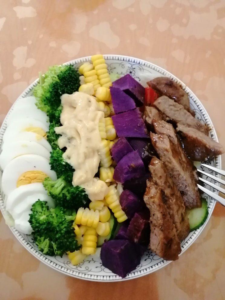 食课studio轻食沙拉食谱分享：牛油果培根沙拉