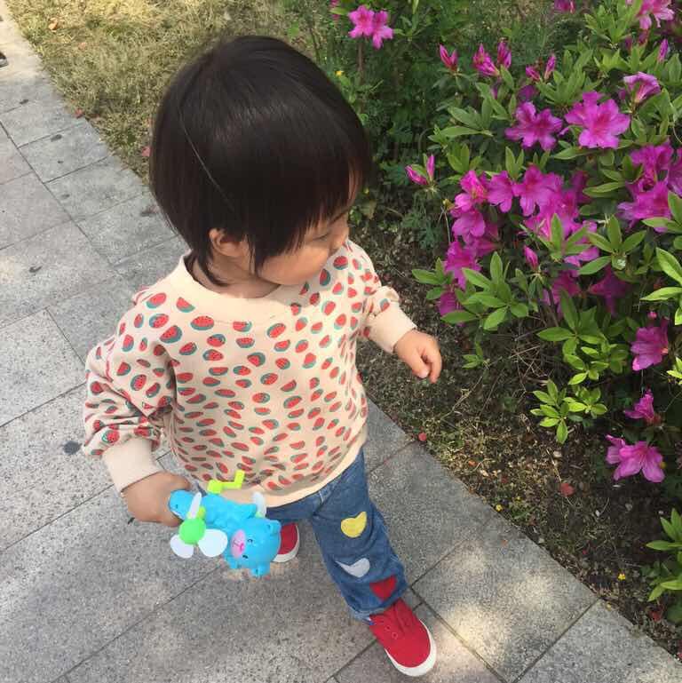 爱烹饪的小女孩