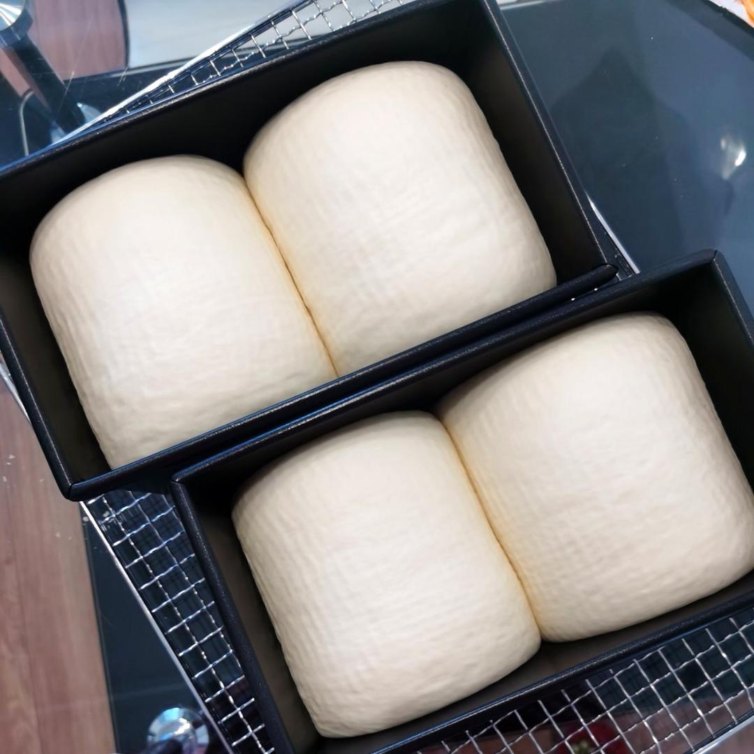 奶呼呼的厚炼乳吐司