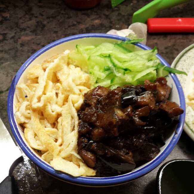 茄子肉末炸酱面