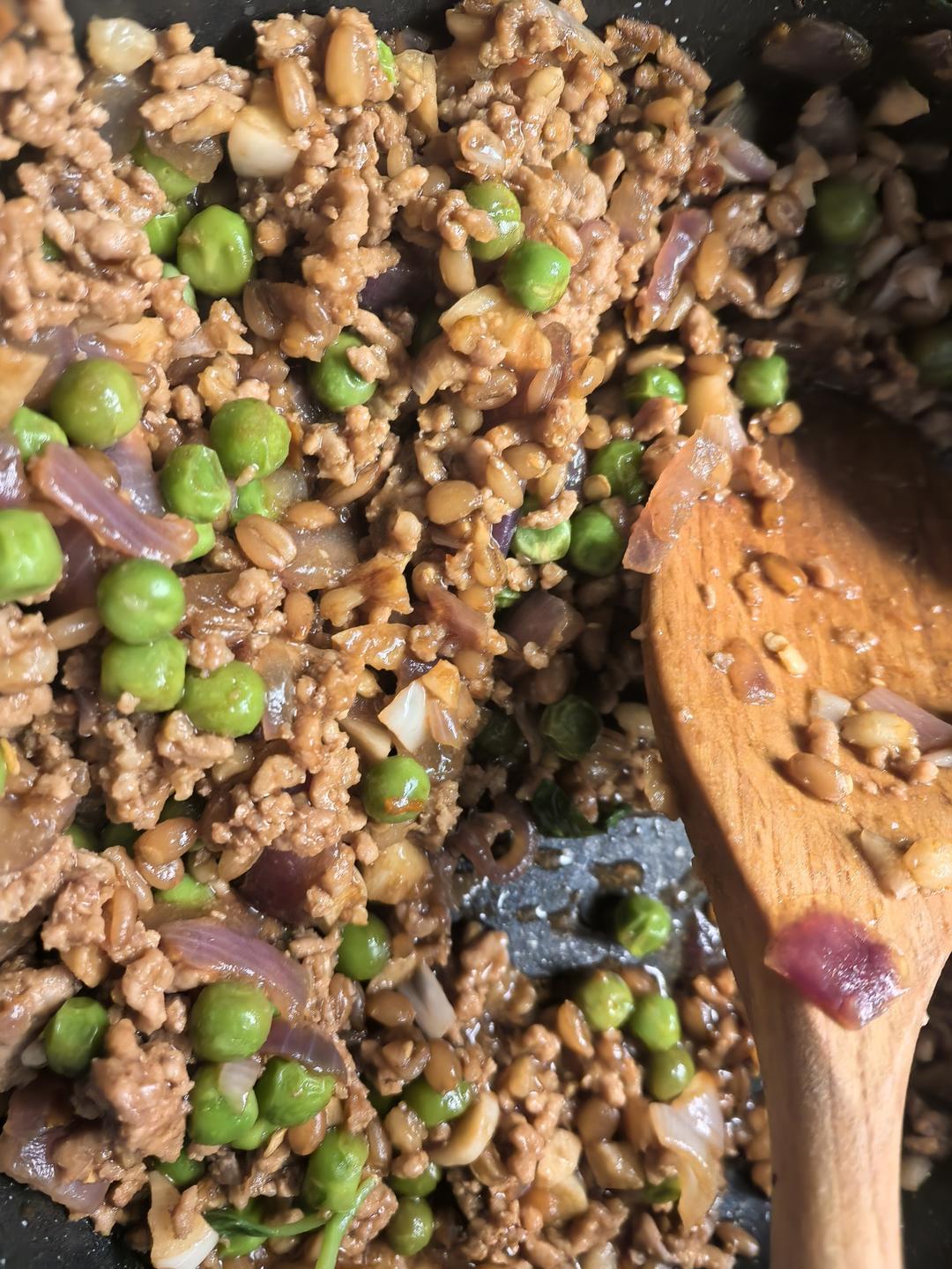 泰式打抛饭（九层塔肉沫）
