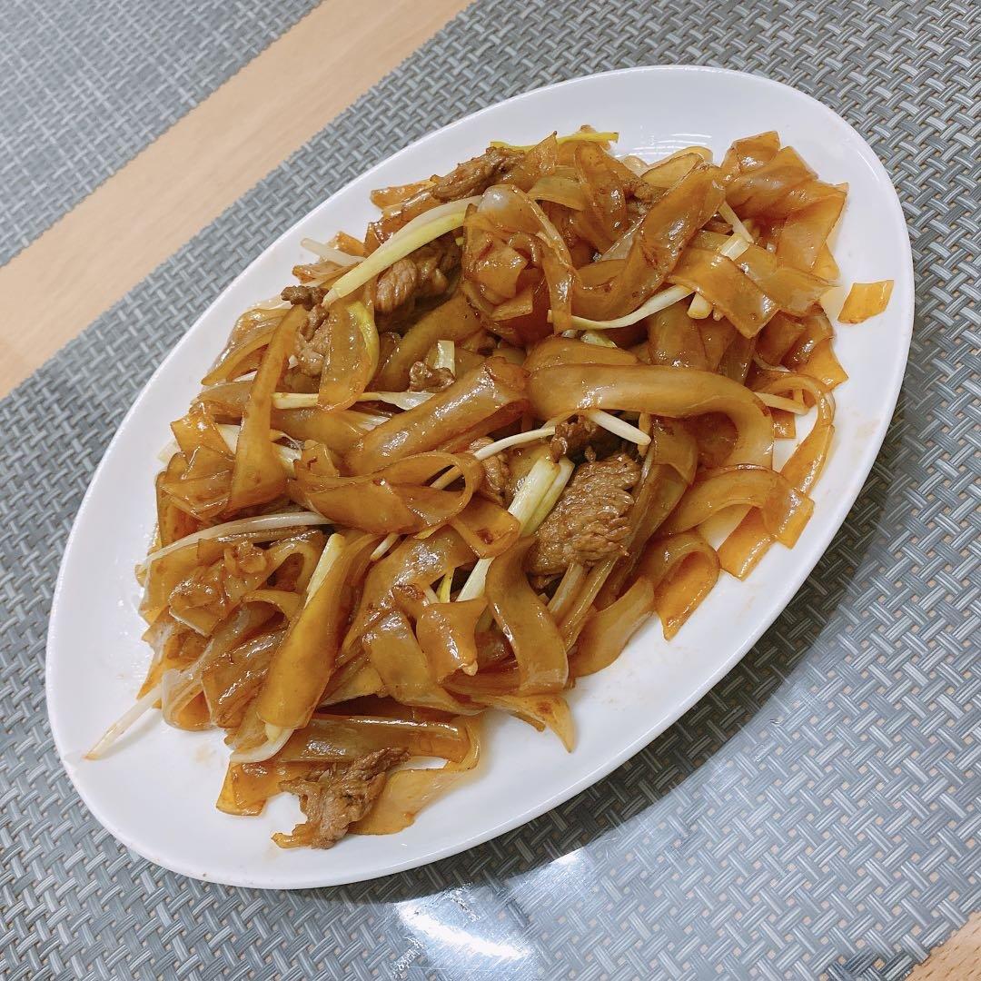 牛肉炒河粉（经典粤菜）