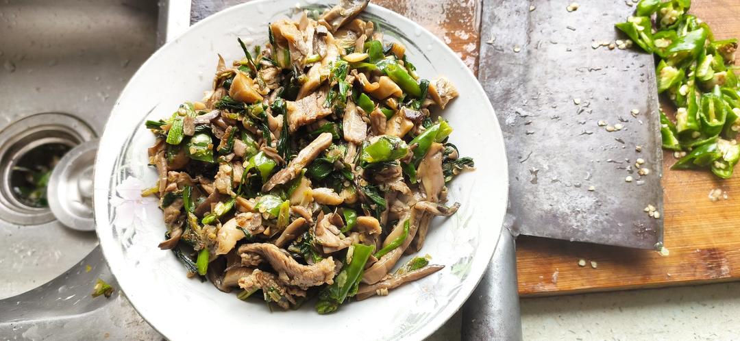蘑菇炒肉
