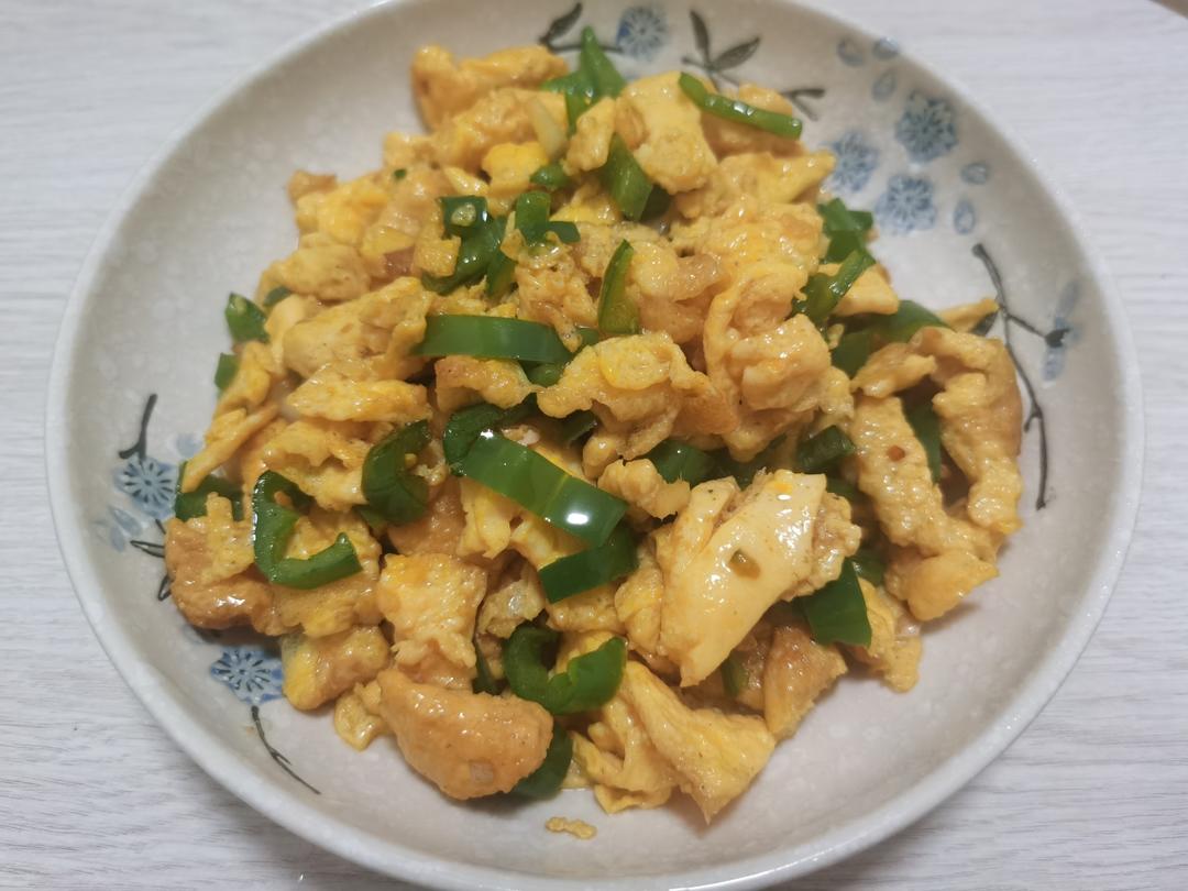 厨师长教你：“青椒炒鸡蛋”的家常做法 ,非常下饭