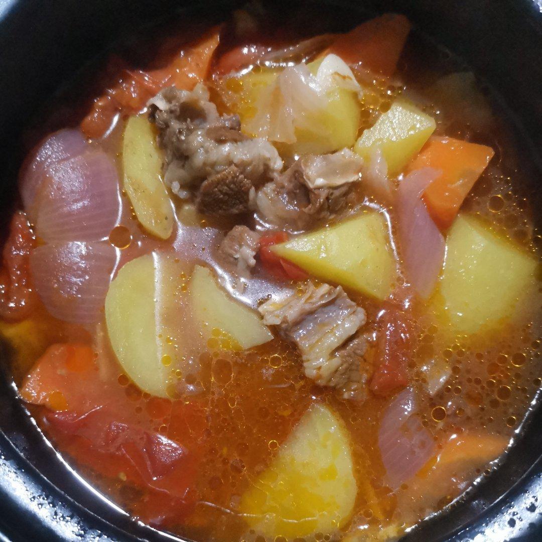 番茄土豆炖牛腩