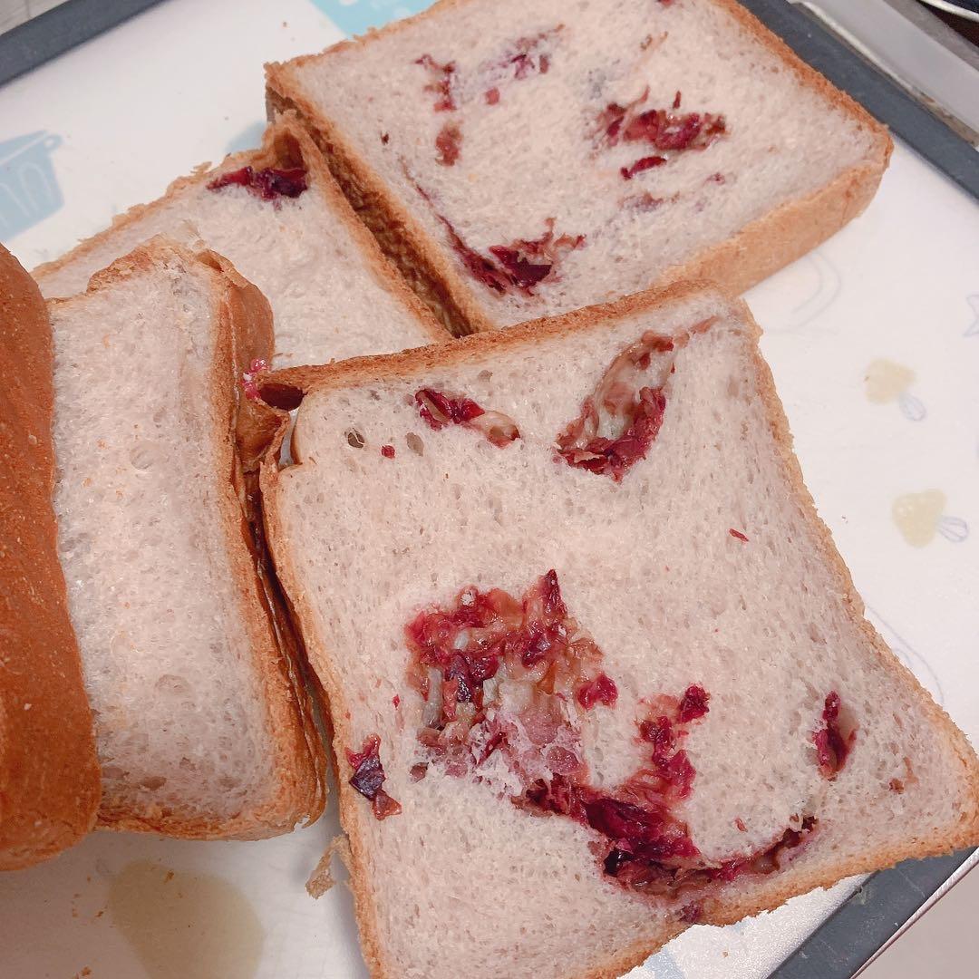 减肥党必备！柔软拉丝的100%低糖全麦吐司