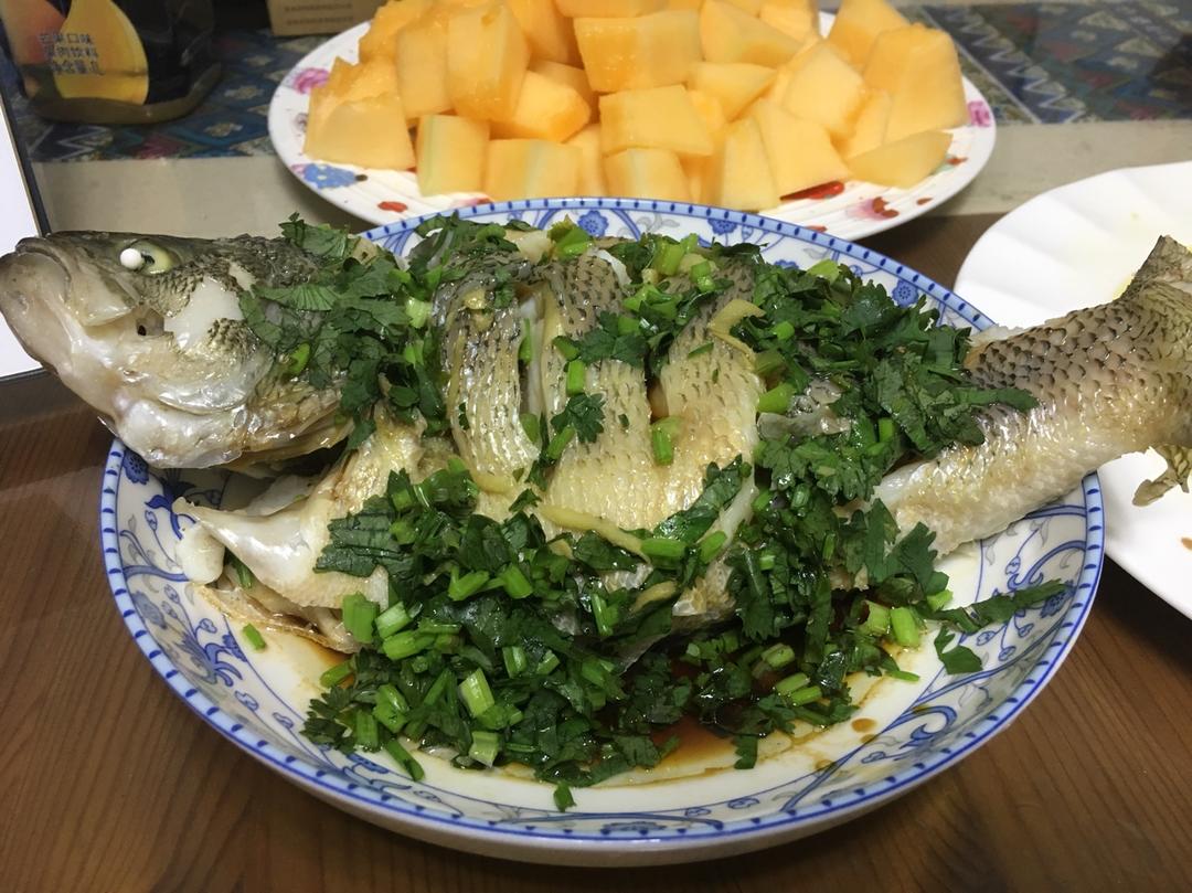 清蒸鲈鱼「家宴快手菜」