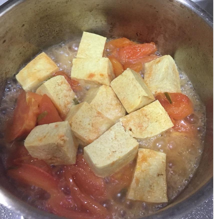 西红柿冻豆腐虾仁汤的做法 步骤4