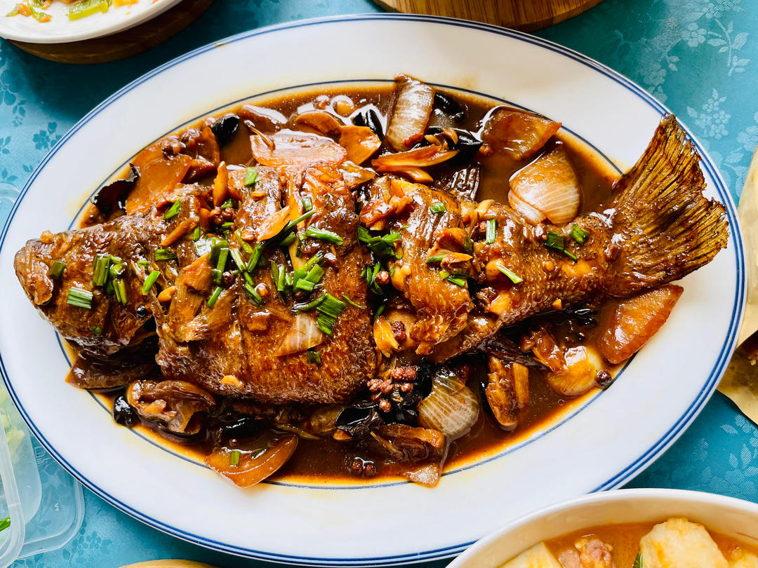 红烧鲈鱼