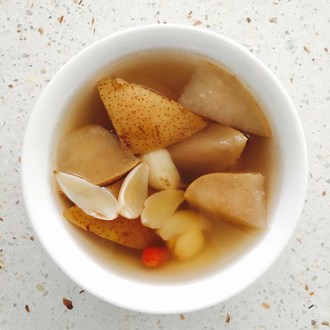 鬼小蕊做的止咳润喉梨汤
