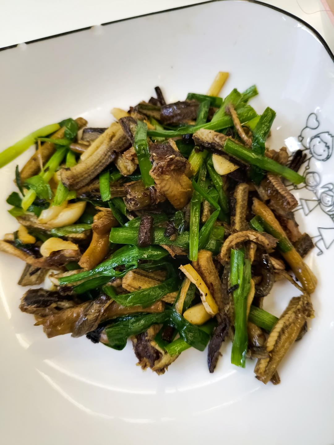 黄鳝炒蒜苗