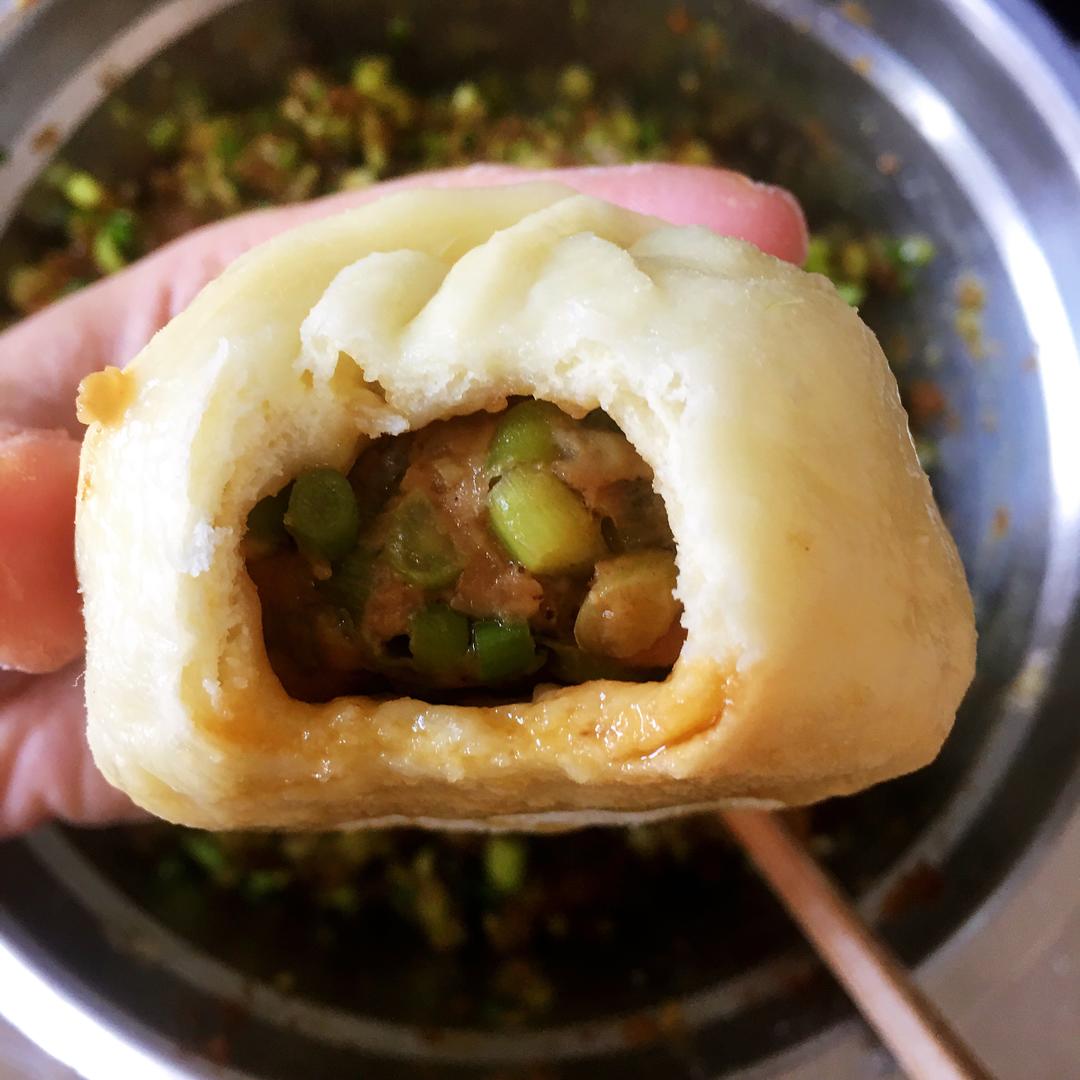 蒜苔肉馅儿包子