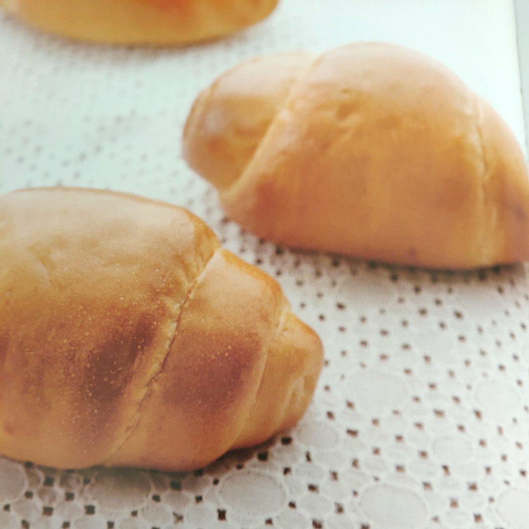 荻山和也的手作黄油面包卷的做法