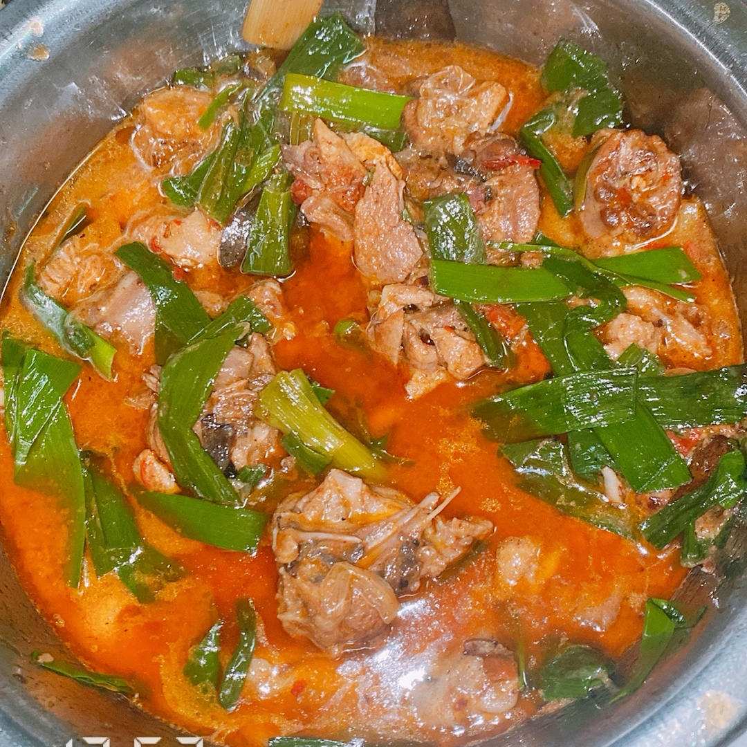 传统正宗的啤酒鸭配方和做法，鲜嫩香浓，只需炒千万不要焯水