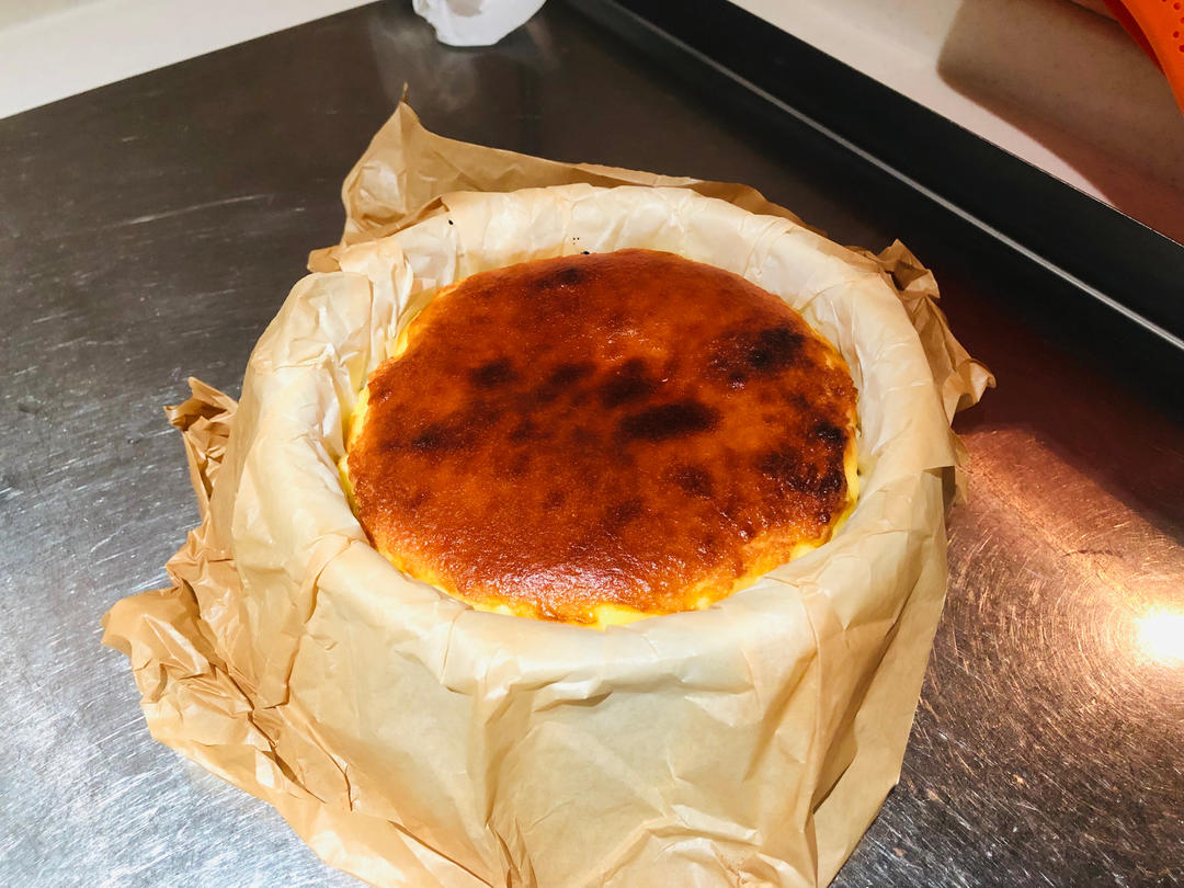 小山进公开食谱-使用大量牛奶，无淡奶油的巴斯克乳酪蛋糕