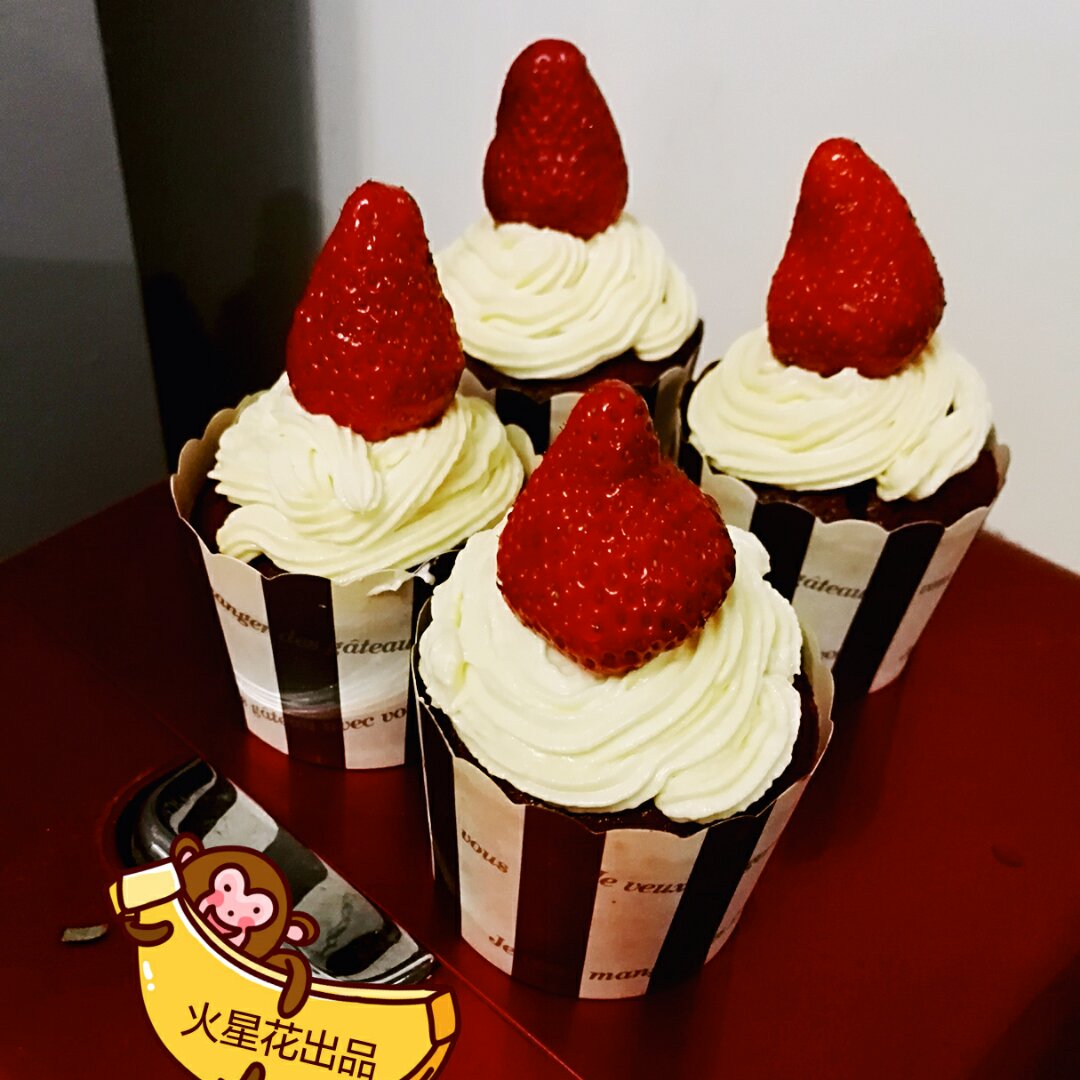 传统红丝绒杯子蛋糕（极软无泡打粉）Red velvet cupcake
