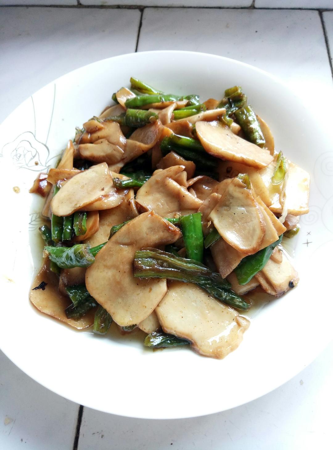 青椒素炒杏鲍菇