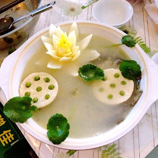 鲜味莲蓬豆腐钵