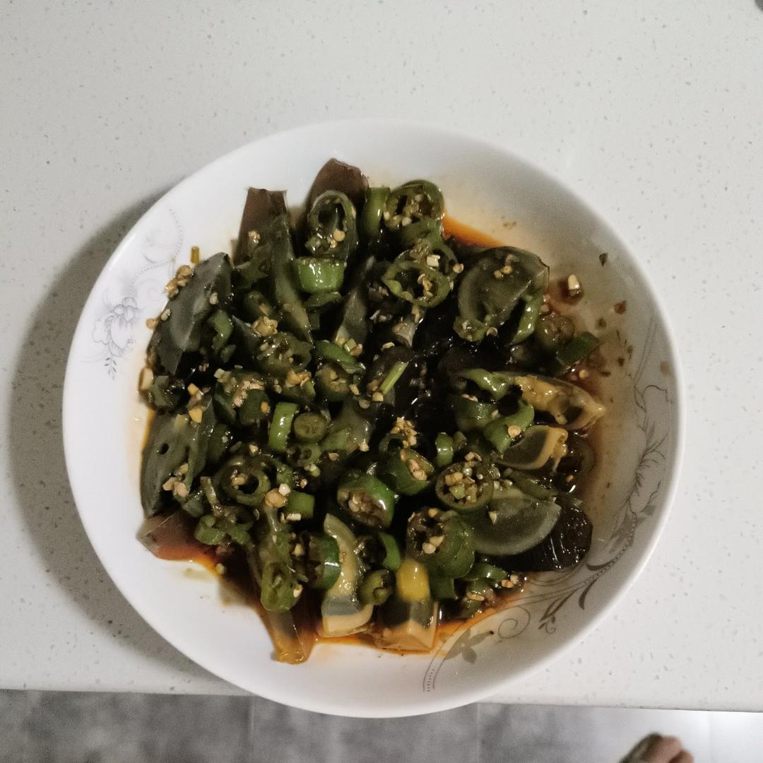 凉拌皮蛋