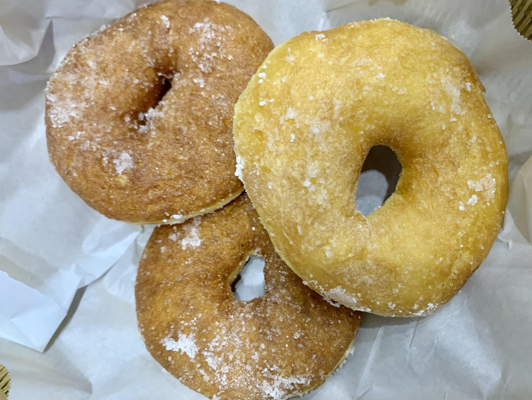 🍩超快手一小时低糖无需烤箱的甜甜圈（详细视频）