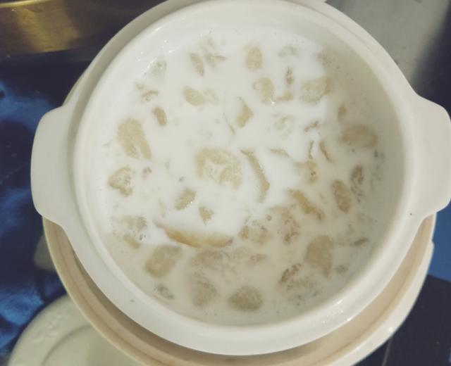 牛奶冰糖炖雪蛤