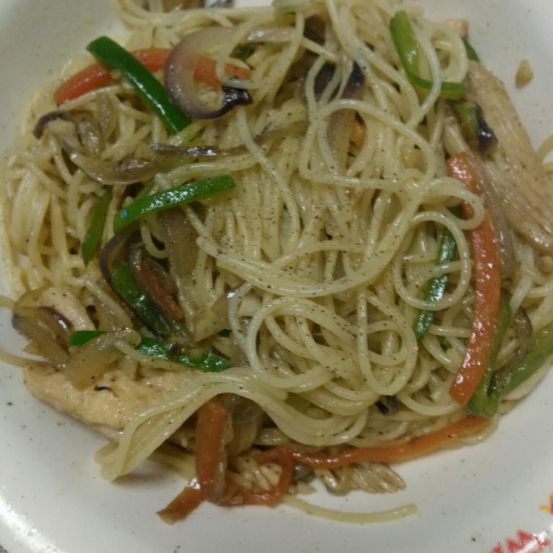 黑椒鸡丝意面