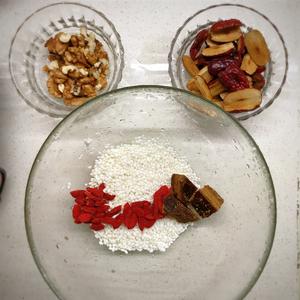红枣核桃粥的做法 步骤1