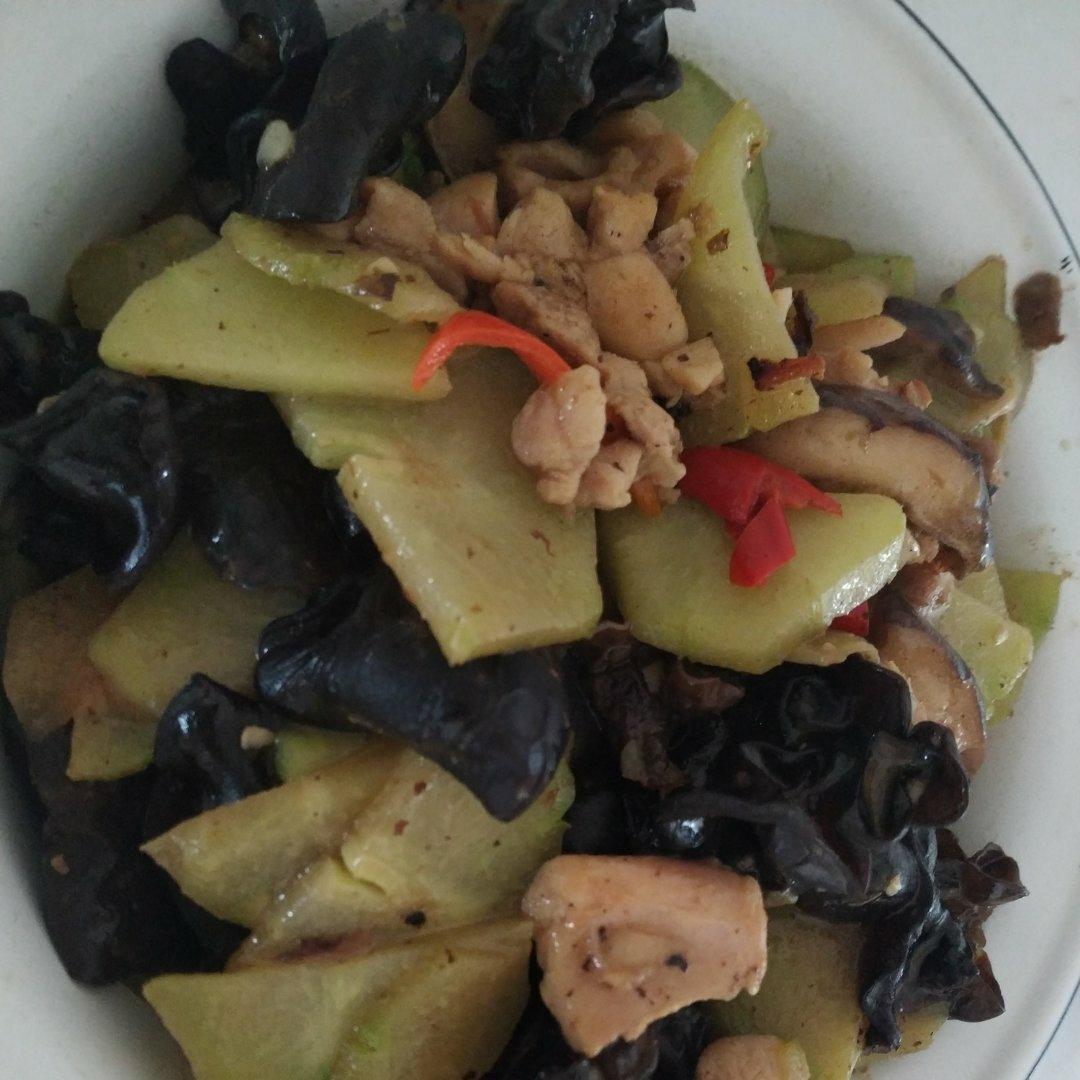 佛手瓜蘑菇炒鸡片