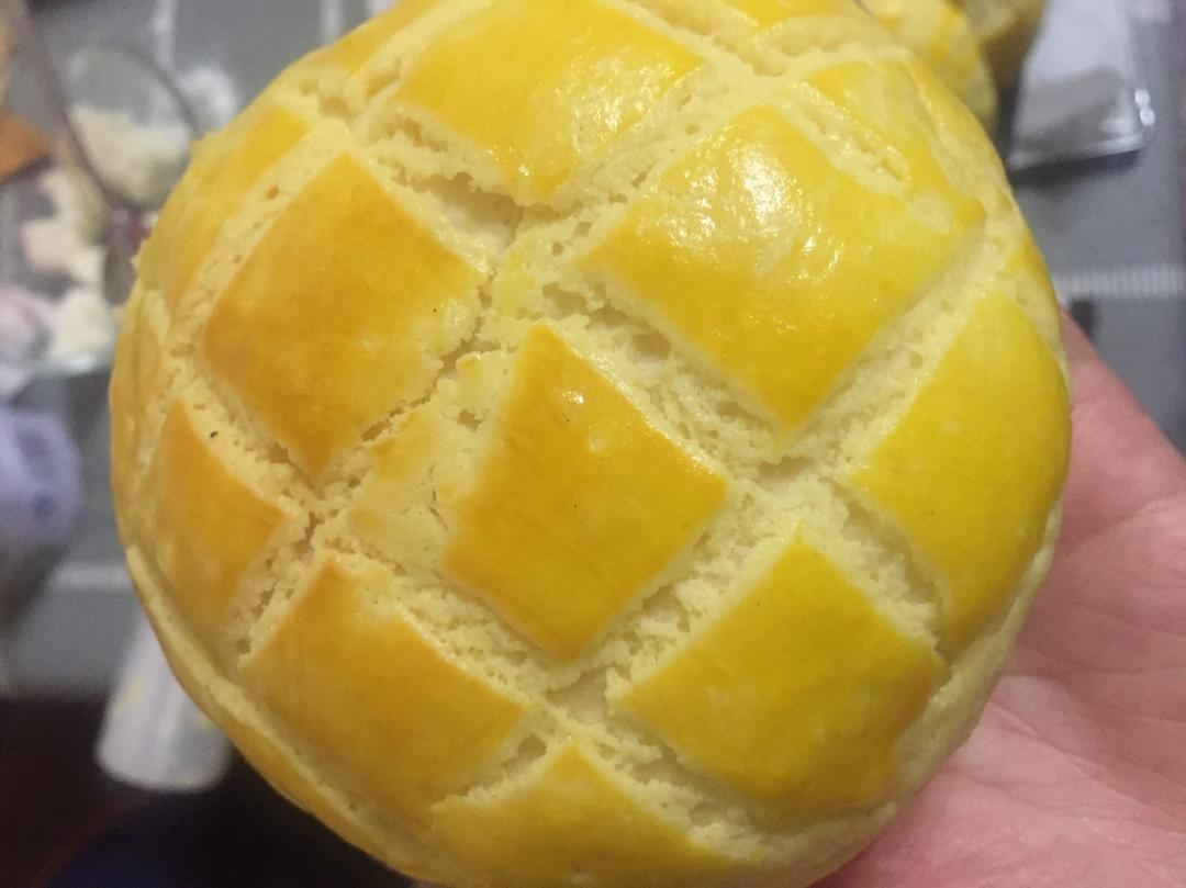 好吃到炸裂的港式菠萝包（附带制作酥皮的小视频）