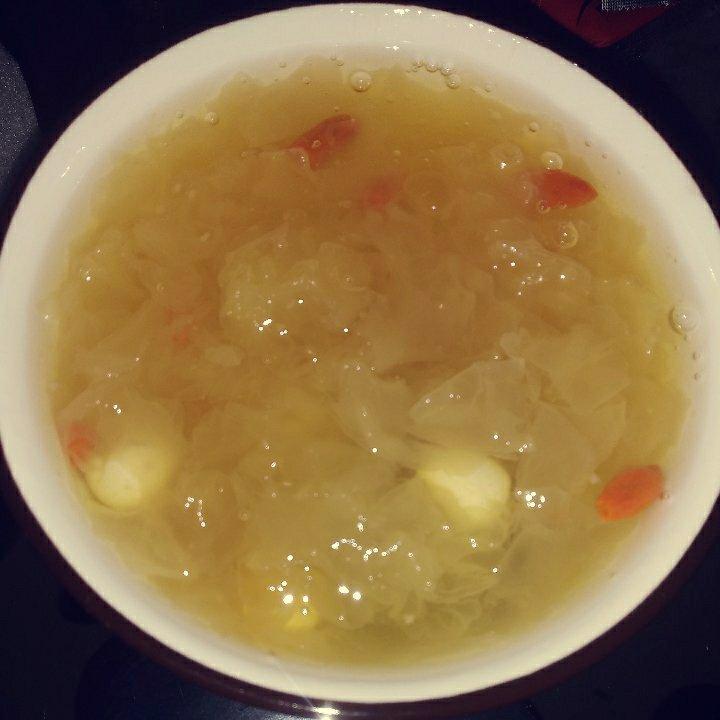 红枣银耳莲子羹