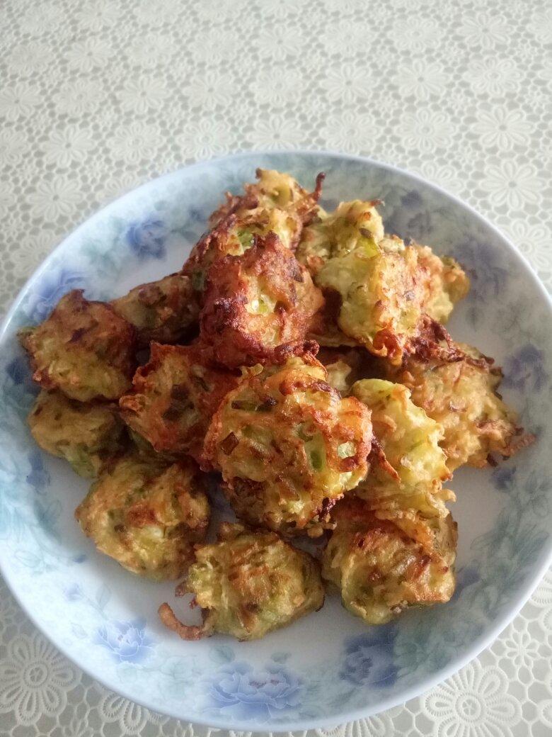 炸萝卜丸子