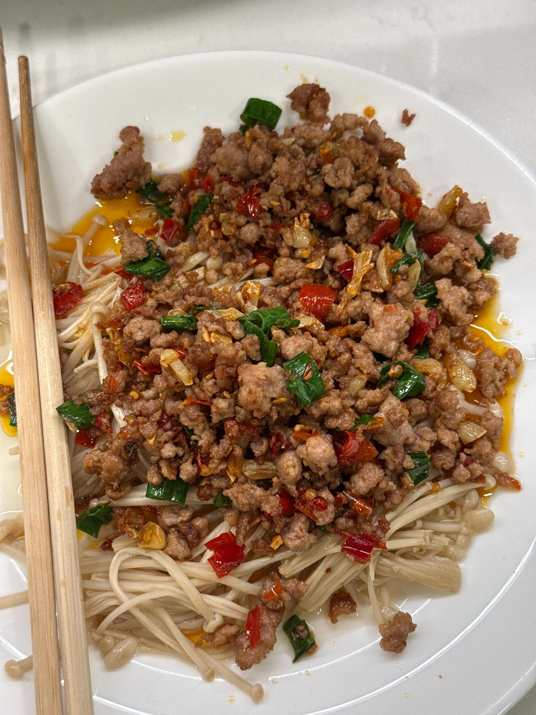 蒜蓉肉末浇金针菇