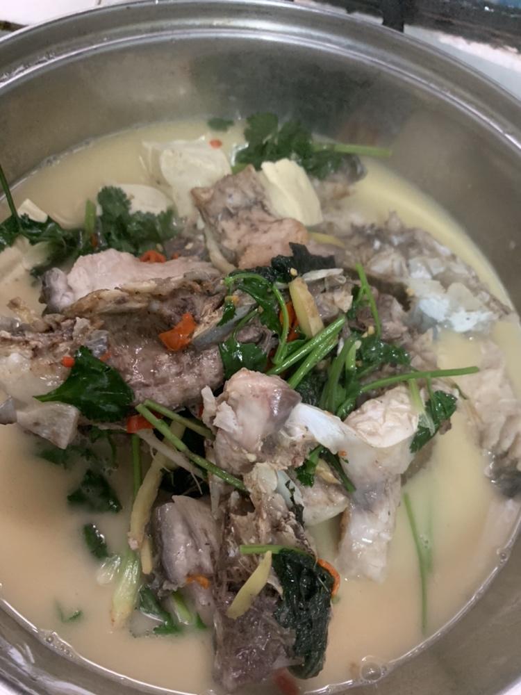 轻松熬煮奶白鱼汤