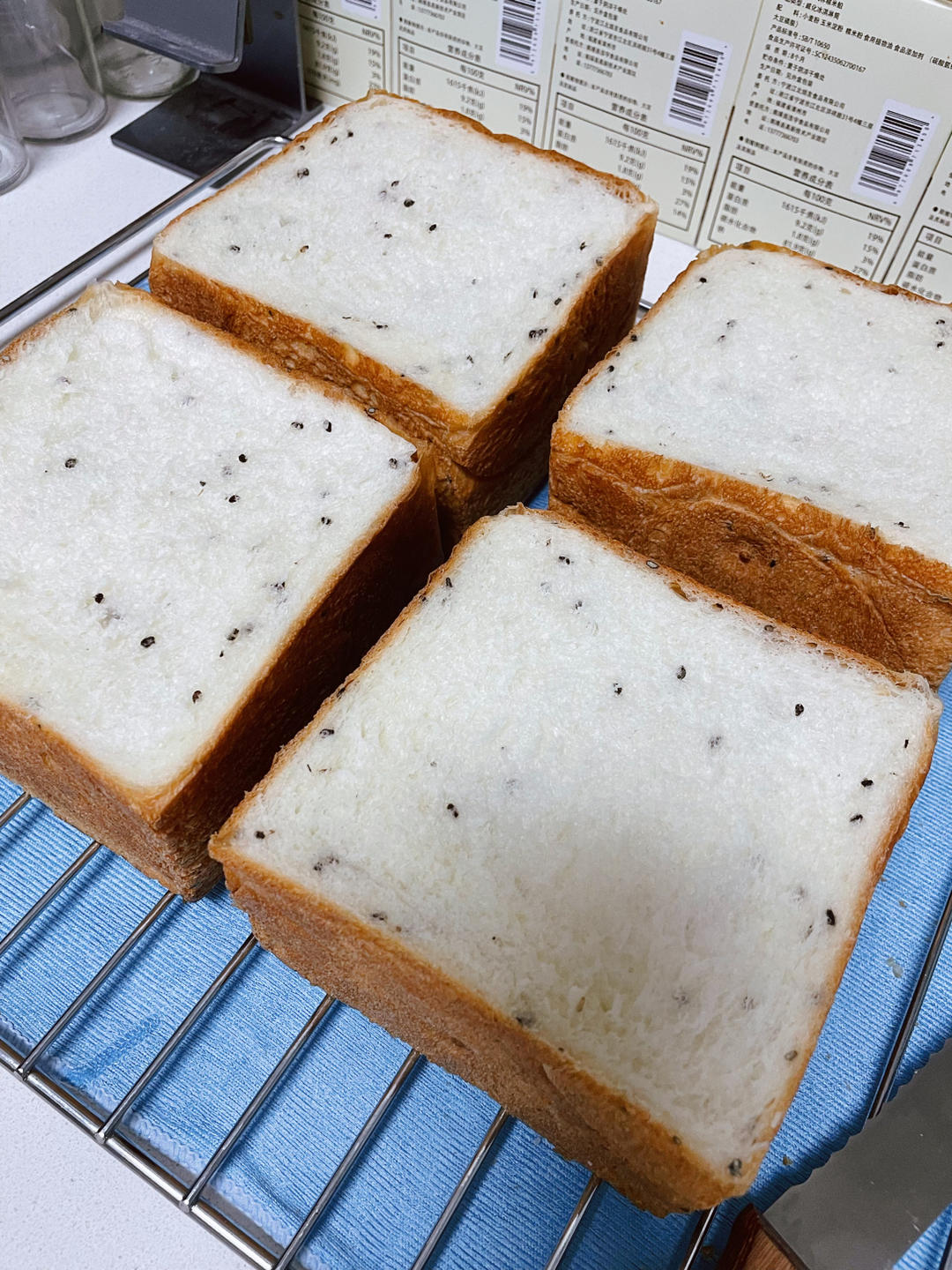 咸盐黑芝麻吐司