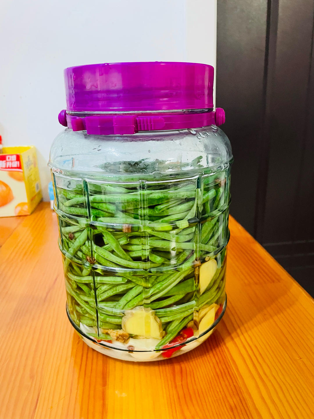 吃起来酸爽开胃又下饭的自制酸豆角