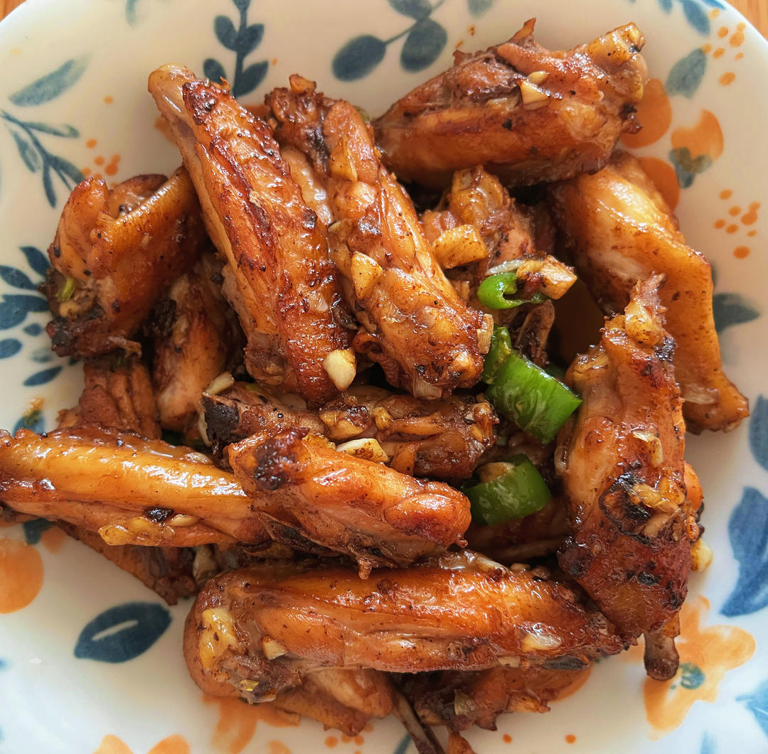 蒜香鸡翅，这才是鸡翅最好吃的做法