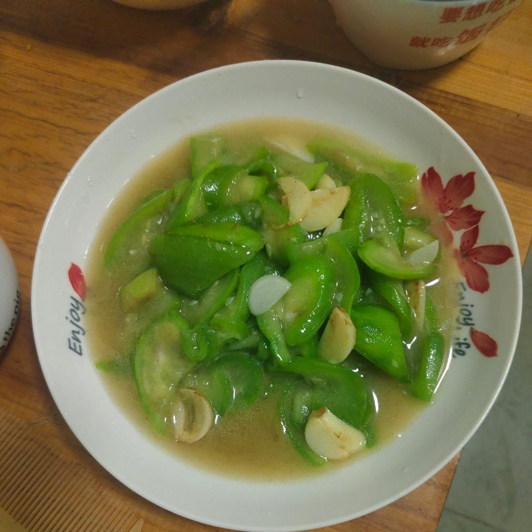 素炒丝瓜|这样做绝了！简单又好吃！