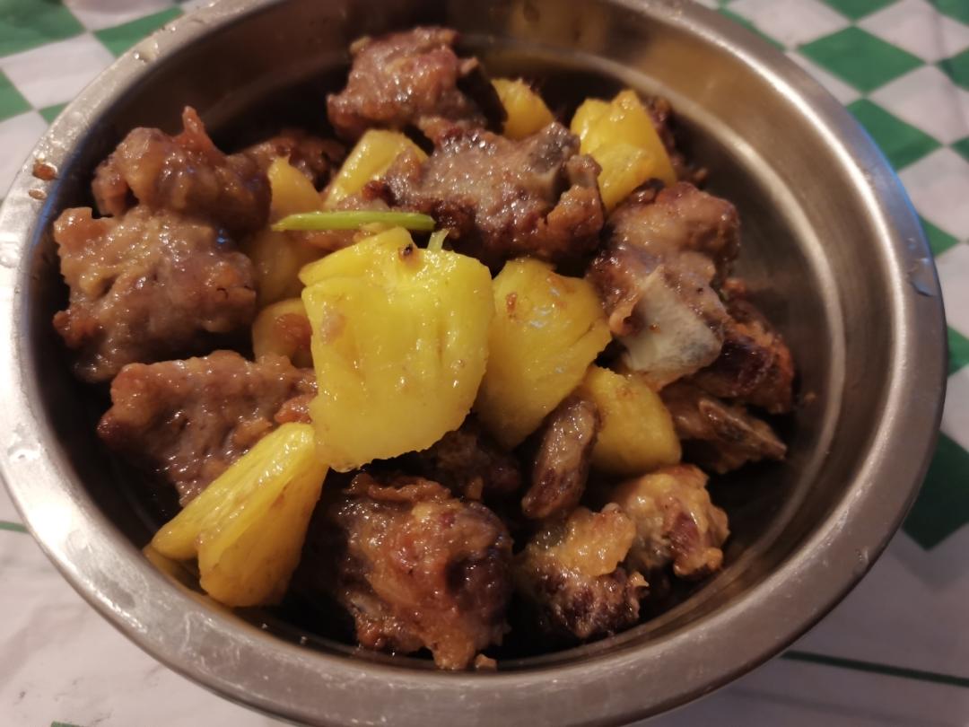 菠萝甜酸排骨