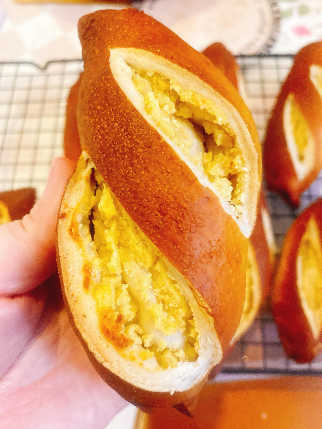 黑芝麻全麦碱水面包