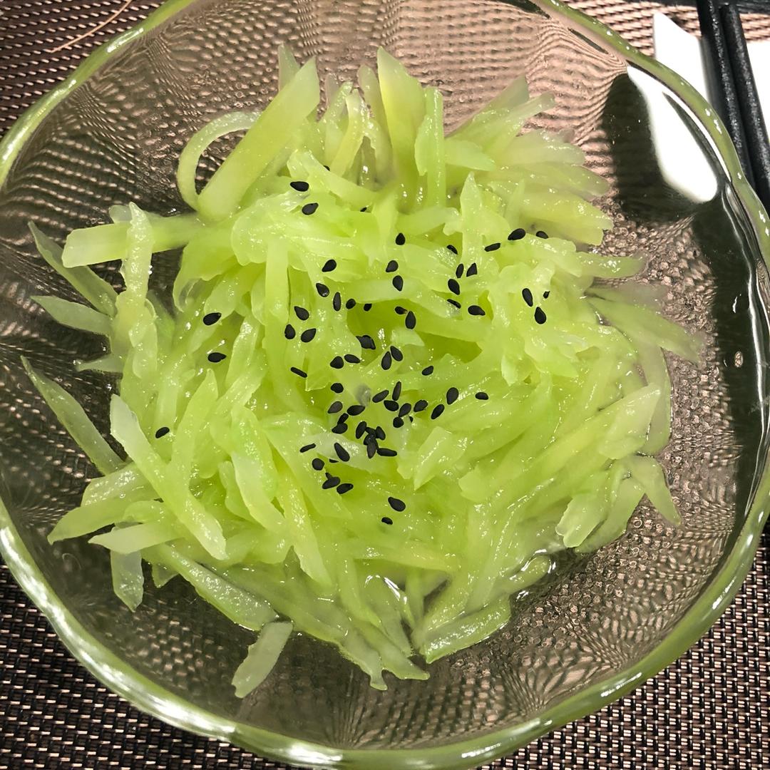 凉拌莴笋丝