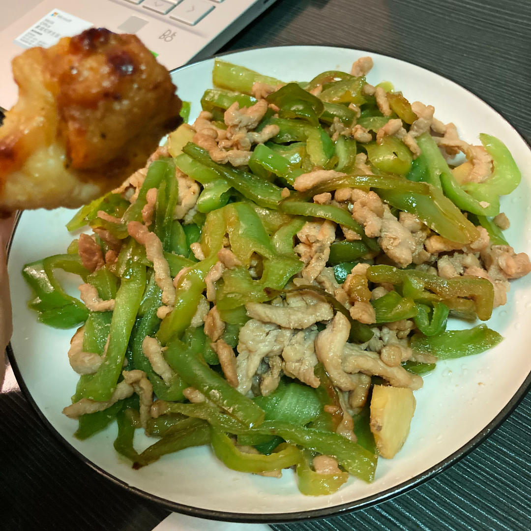 巨下饭的青椒炒肉丝