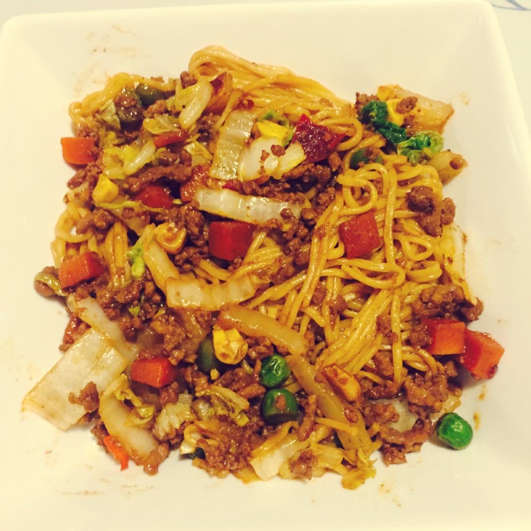 少油条条分明的炒面