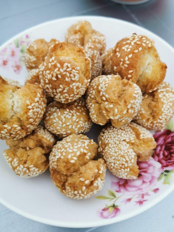 美味的传统小吃之_笑口枣（开口笑）