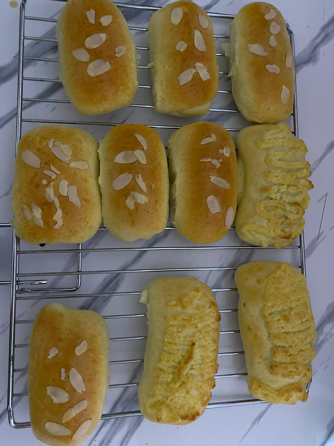 奶香蜜豆面包